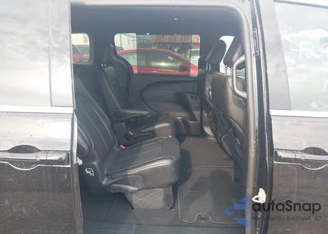 2025 Chrysler Pacifica Select z USA, uszkodzony, nr VIN 2C4RC1BG8SR551400